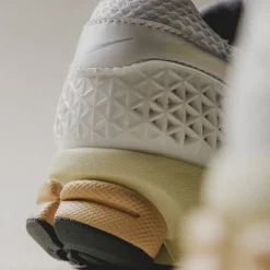 Vegane Sneaker|Weiße Sneaker*Nike Wmns Zoom Vomero 5 Summit White / Summit White / Pure Platinum