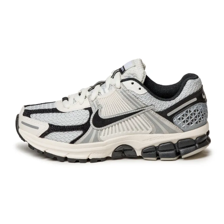 Leder Sneaker|Retro Runner*Nike Wmns Zoom Vomero 5 Photon Dust / Black / Phantom