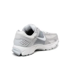 Leder Sneaker|Retro Runner*Nike Wmns Zoom Vomero 5 Pure Platinum / Summit White / Platinum Tint
