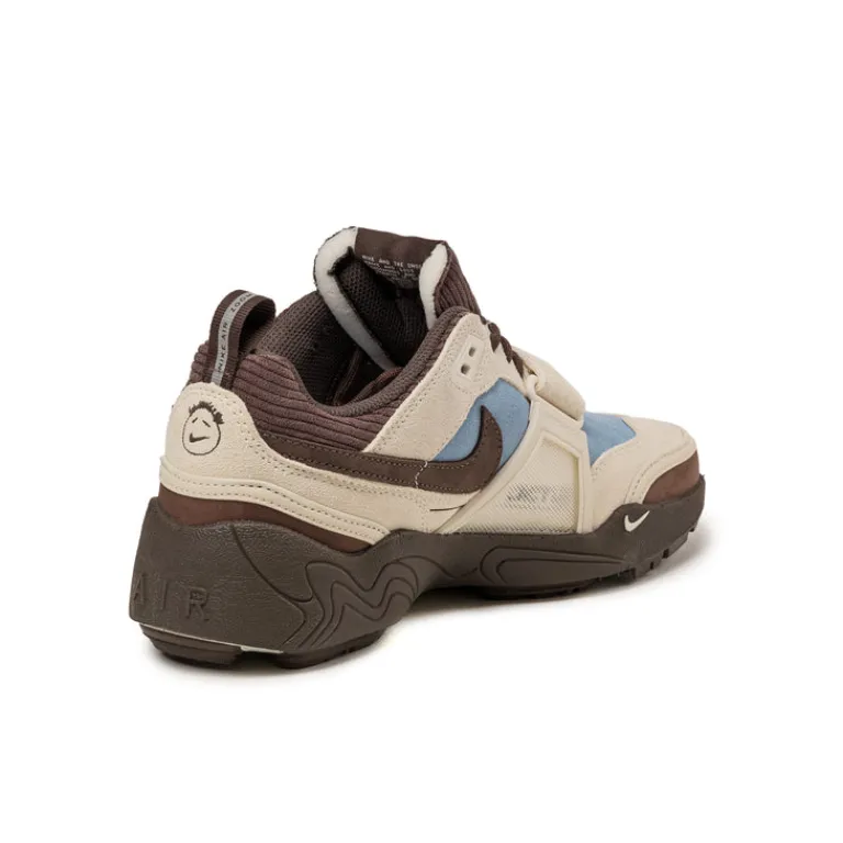 Leder Sneaker*Nike x Travis Scott Zoom Field Jaxx Leche Blue / Baroque Brown / Pale Ivory