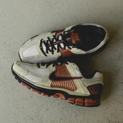 Leder Sneaker|Retro Runner*Nike Zoom Vomero 5 Desert Khaki / Black / Light Orewood Brown