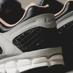 Leder Sneaker|Retro Runner*Nike Zoom Vomero 5 Dark Smoke Grey / Smoke Grey /Light Smoke Grey