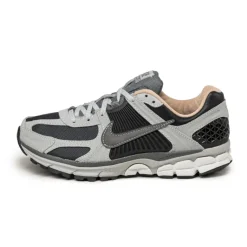 Leder Sneaker|Retro Runner*Nike Zoom Vomero 5 Dark Smoke Grey / Smoke Grey /Light Smoke Grey