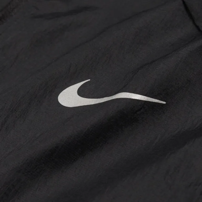 Jacken|Running*Nike Stride Repel UV Running Jacket Black / Black / Reflective Silver