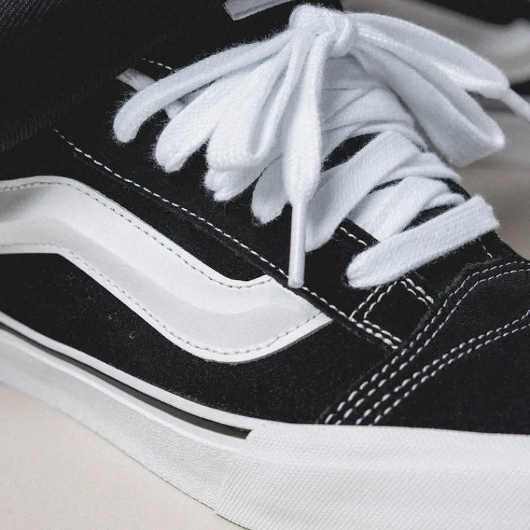 Leder Sneaker|Chunky Sneaker*Vans Knu Skool Black / True White