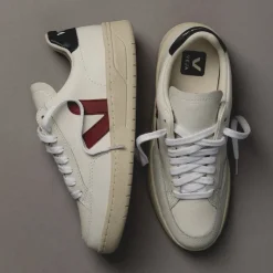 Weiße Sneaker*Veja V-12 Leather W Extra White / Marsala / Nautico