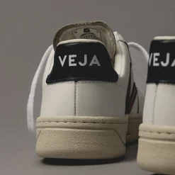 Weiße Sneaker*Veja V-12 Leather W Extra White / Marsala / Nautico