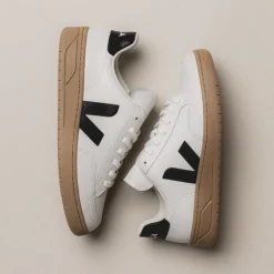 Weiße Sneaker*Veja V-12 Leather W Extra White / Black / Dune