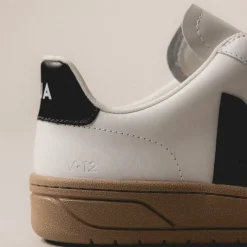 Weiße Sneaker*Veja V-12 Leather W Extra White / Black / Dune